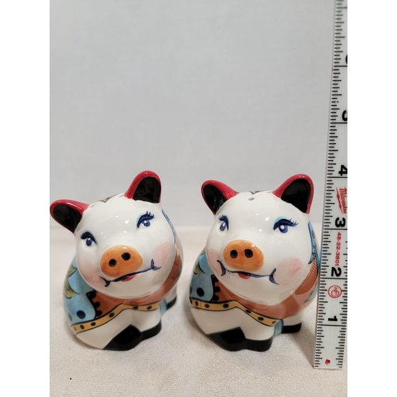 La Barca 2 Piece Salt and Pepper Pig Shakers, New - Picture 6 of 7